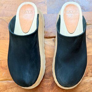 Bryr Chonk Clogs in Coal, Size 7 Narrow